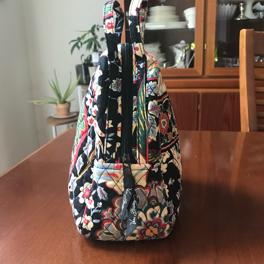 VERA BRADLEY Let’s Do Lunch Bag in Versailles Pattern - Picture 8 of 16
